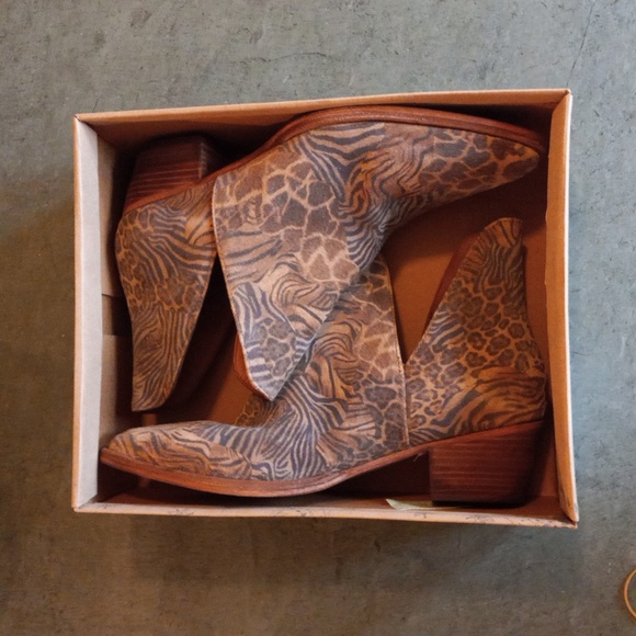 New Free People Animal Charm Boots, size 11/11.5 - Picture 4 of 16